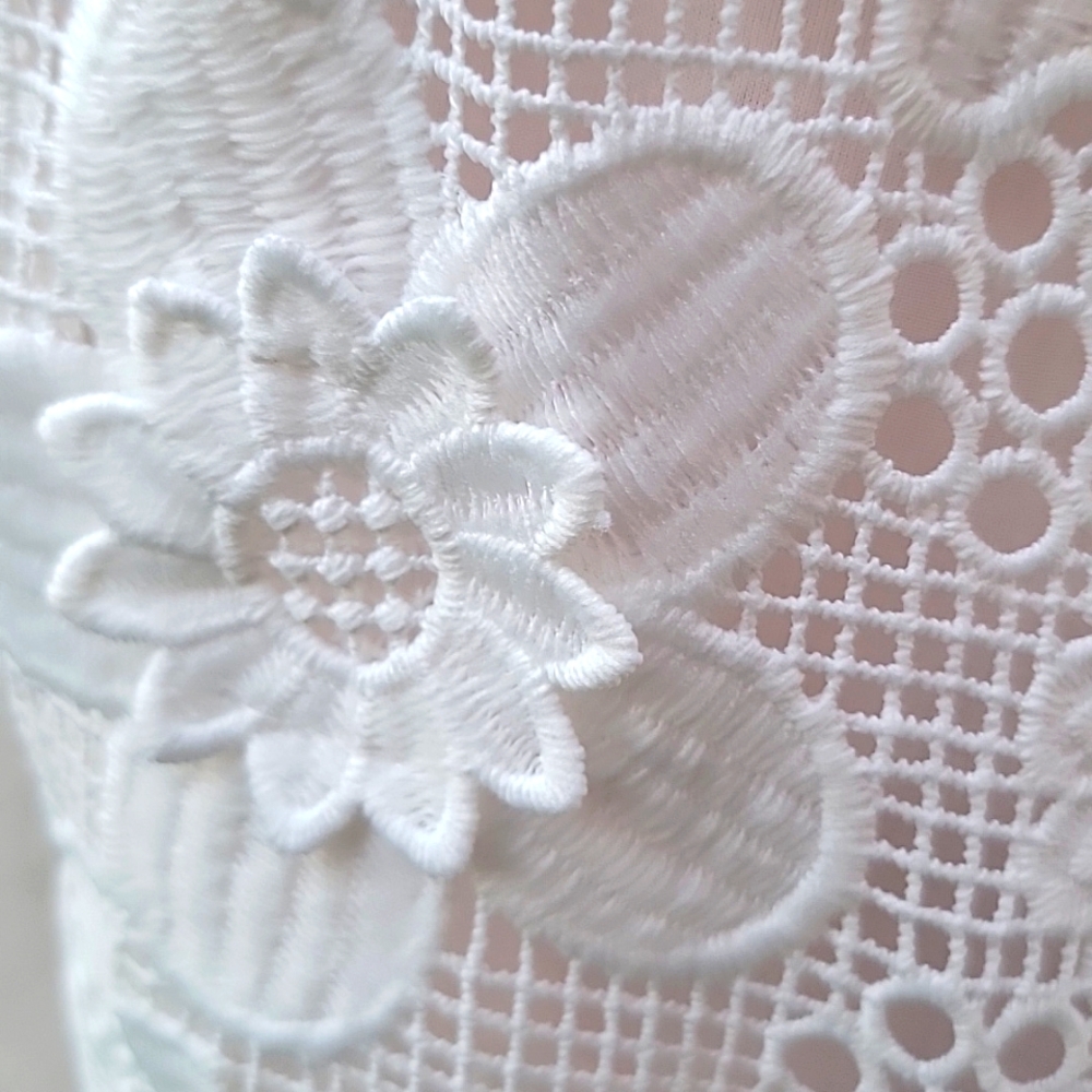 Resort White Lace Dress With Floral Applique - Picture 6 of 9